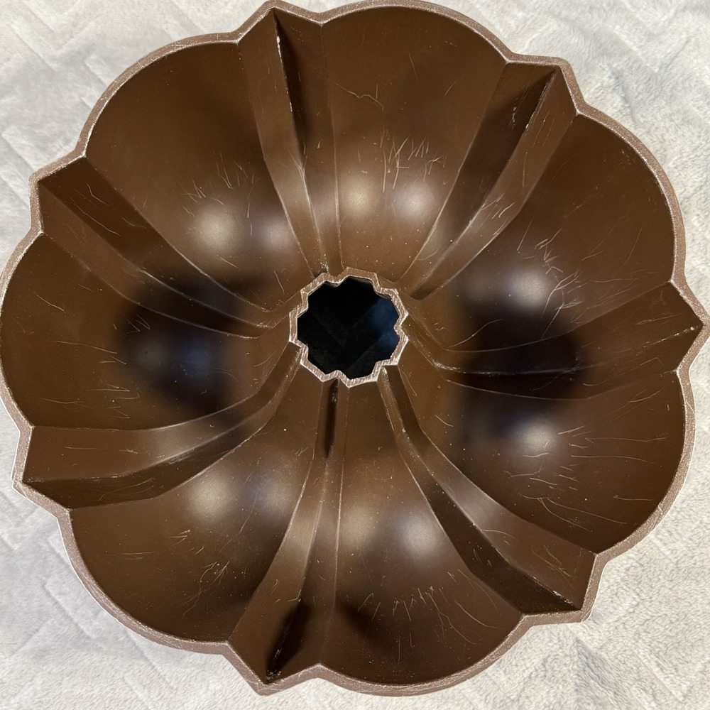 Vtg Heavy Duty Nordic Ware Mini 9" Bundt Pan Cake Made In Minneapolis USA DECOR - Picture 5 of 6
